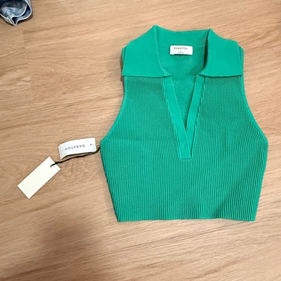 Aritzia Babaton Sculpt Knit Cropped Polo Top Green Size S NWT - Picture 2 of 3